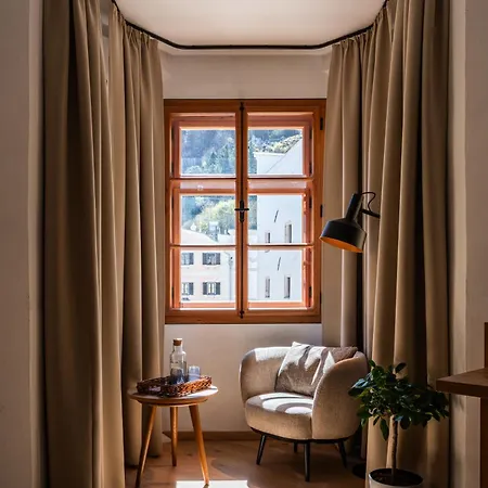 Traube Hotel *